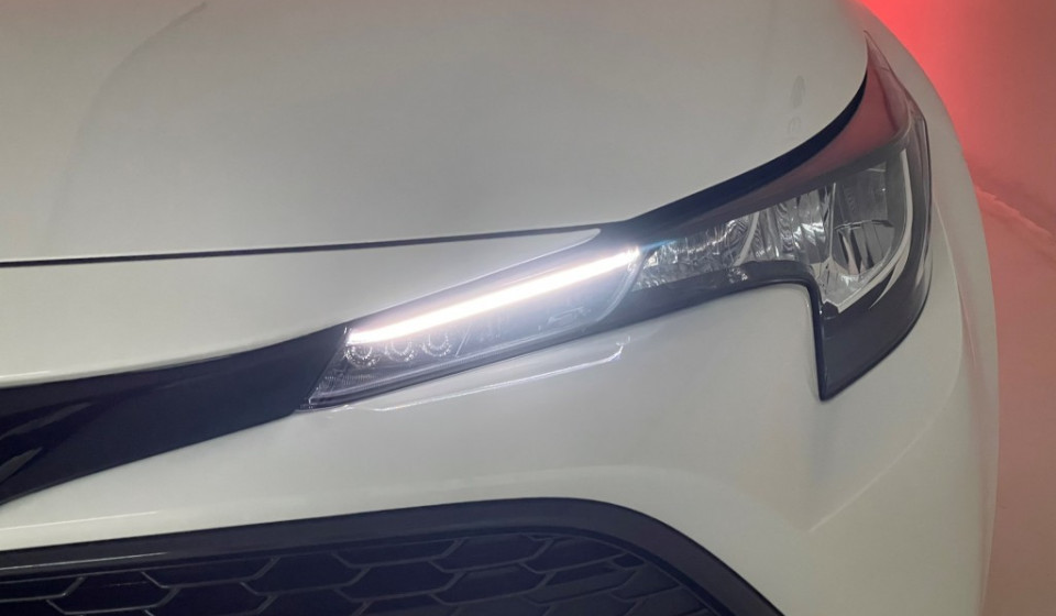 TOYOTA Corolla Touring Sports 1.8 HSD Comfort e-CVT
