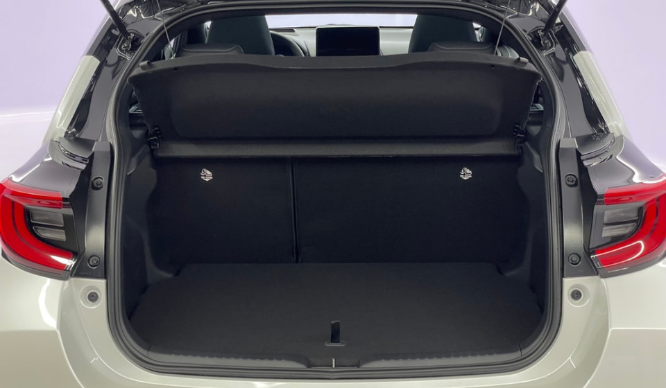 TOYOTA Yaris Hybrid 1.5 Premium