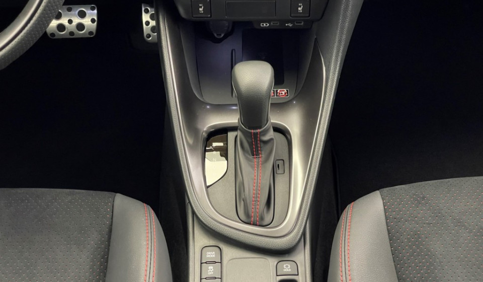 TOYOTA Yaris Hybrid 1.5 GR Sport