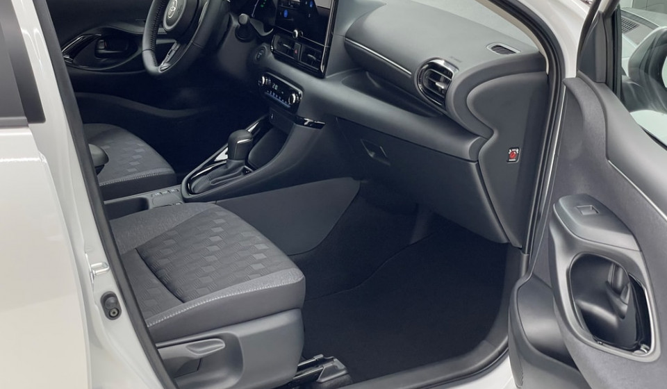 TOYOTA Yaris Hybrid 1.5 Trend