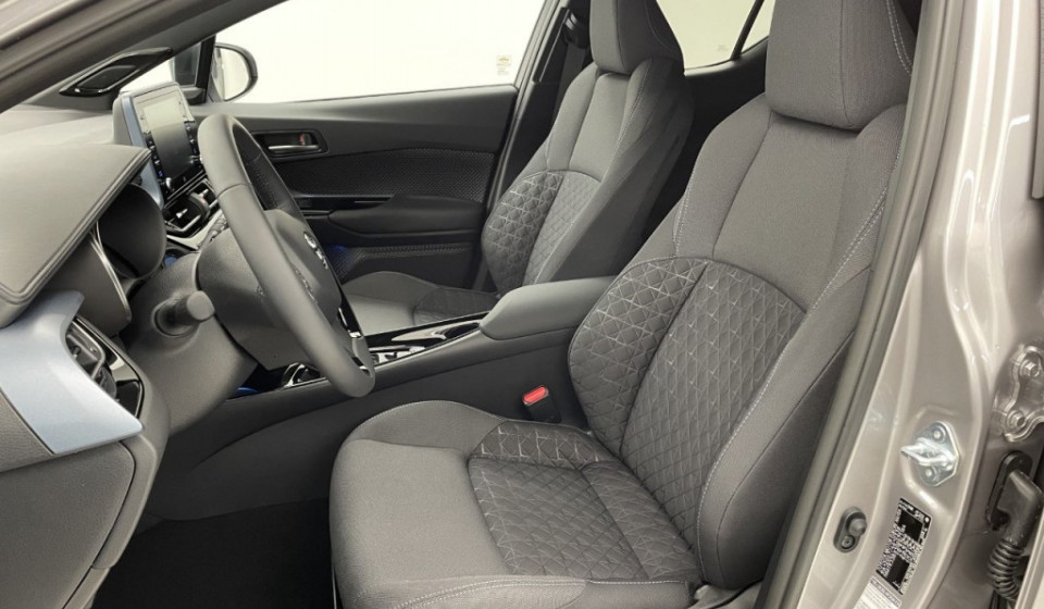 TOYOTA C-HR 2.0 HSD CVT Trend