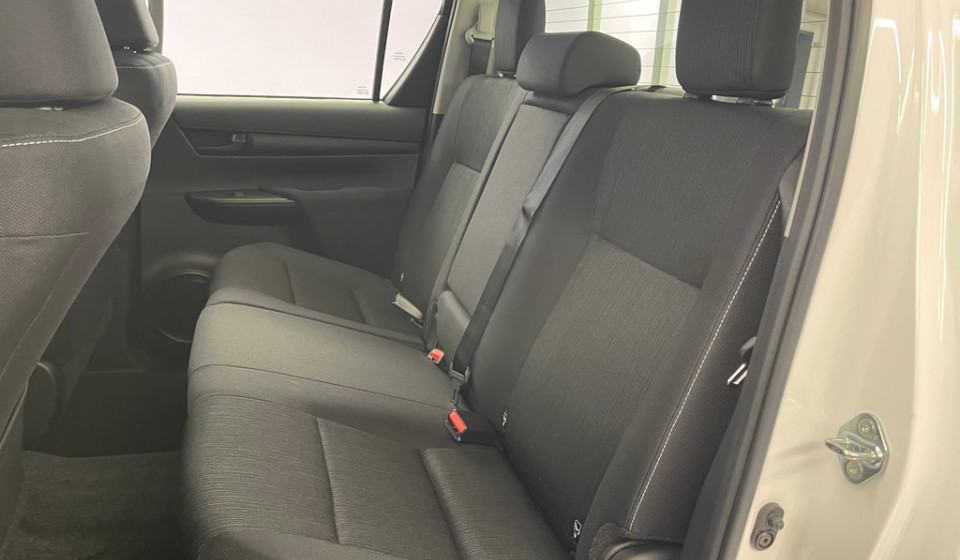 TOYOTA HI-LUX Double Cab 2.4 D 150 Comfort AWD