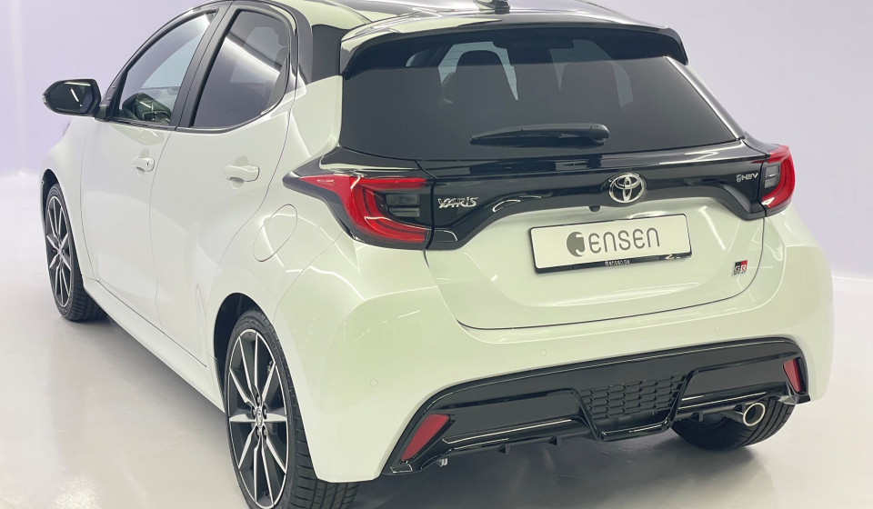 TOYOTA Yaris Hybrid 1.5 GR Sport
