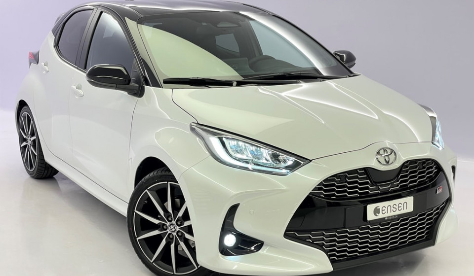 TOYOTA Yaris Hybrid 1.5 GR Sport