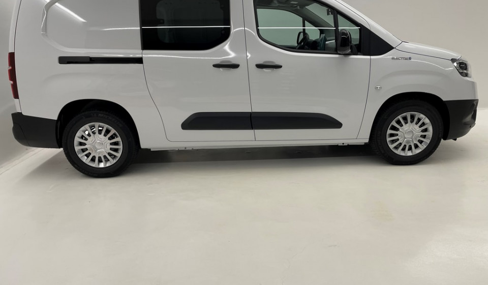 TOYOTA PROACE CITY Van Electric L1 50kWh Active