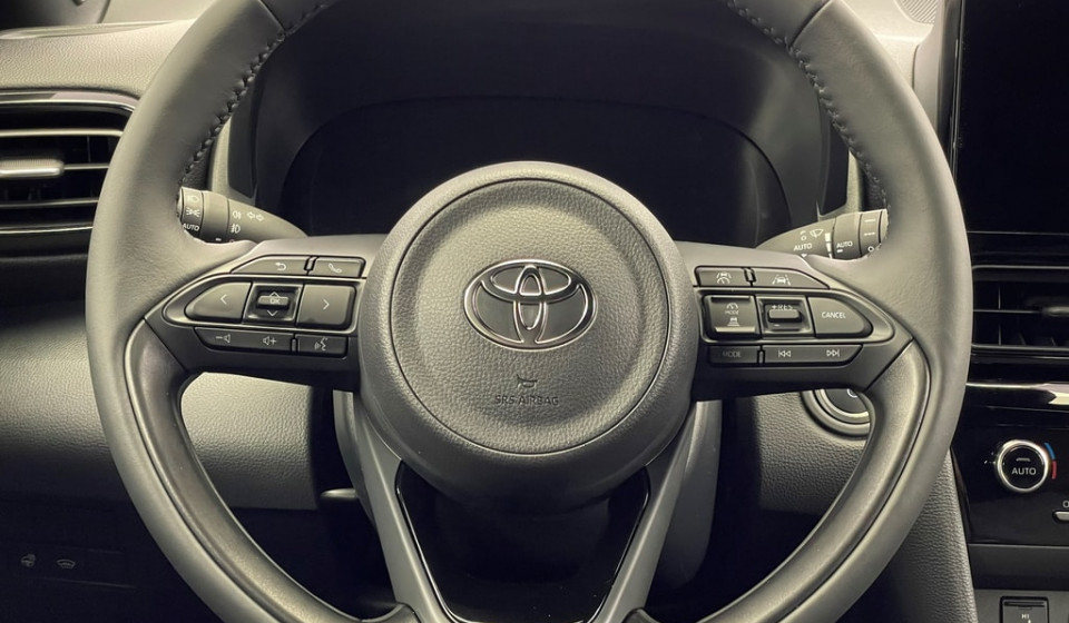 TOYOTA Yaris Cross Hybrid 1.5 Trend AWD-i