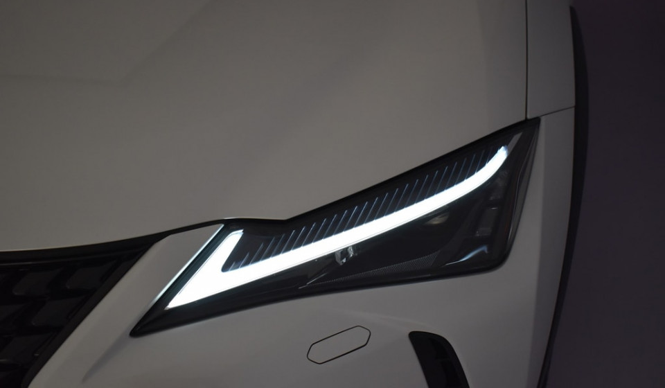 LEXUS UX 250h Comfort E-FOUR Voll-Hybrid