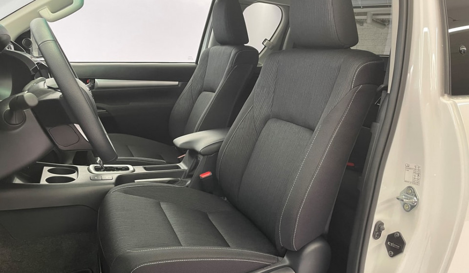 TOYOTA HI-LUX Extra Cab 2.8 D 204 Style AWD