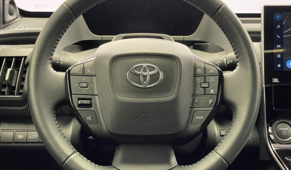 TOYOTA bZ4X Electric Premium AWD 11 kW OBC