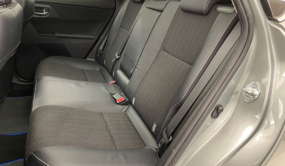 TOYOTA Auris 1.8 16V HSD Linea Sol