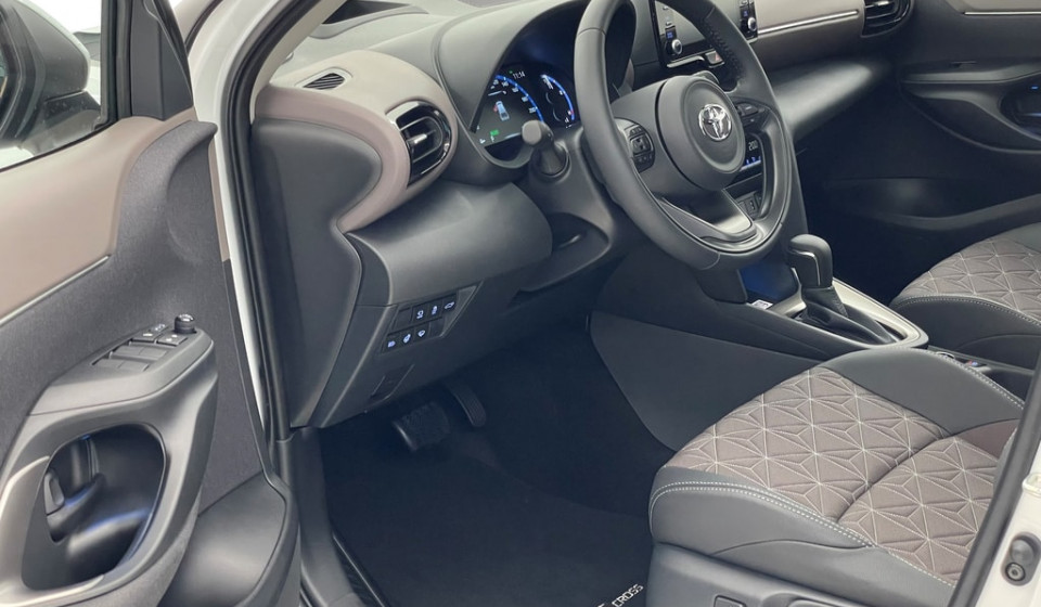 TOYOTA YARIS CROSS Hybrid 1.5 HSD Elegant AWD-i