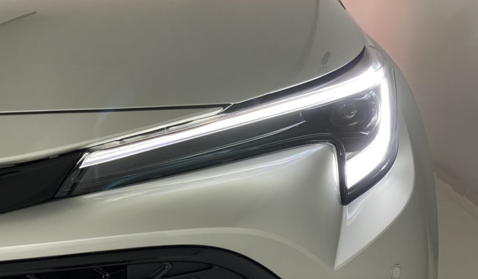 TOYOTA Corolla 2.0 HSD Trend e- CVT