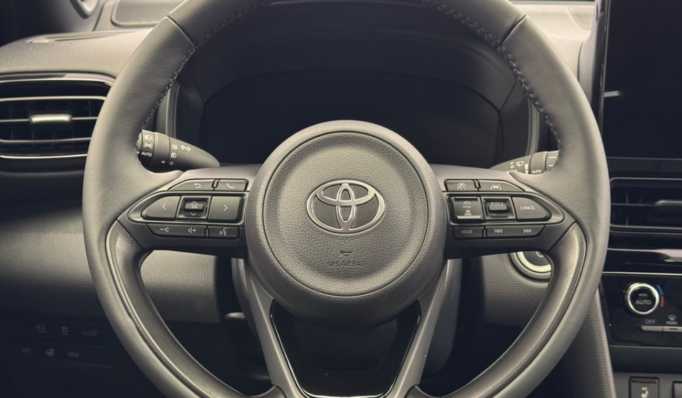 TOYOTA Yaris Cross Hybrid 1.5 Premium AWD-i