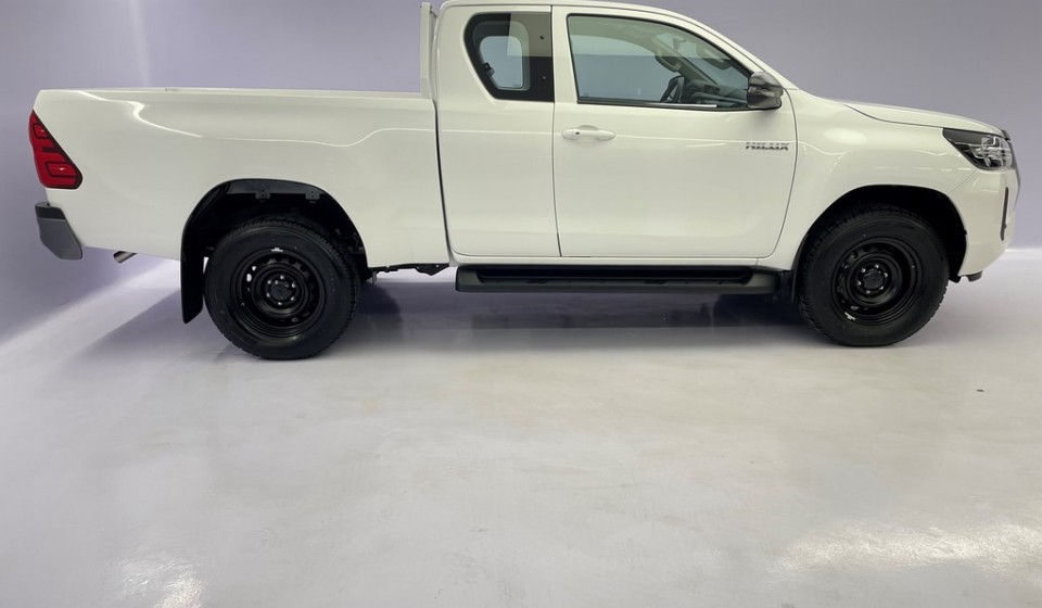 TOYOTA HI-LUX Extra Cab 2.4 D 150 Comfort AWD