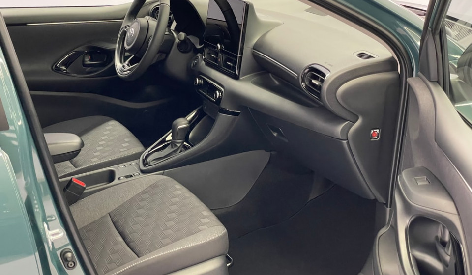 TOYOTA Yaris Hybrid 1.5 Trend