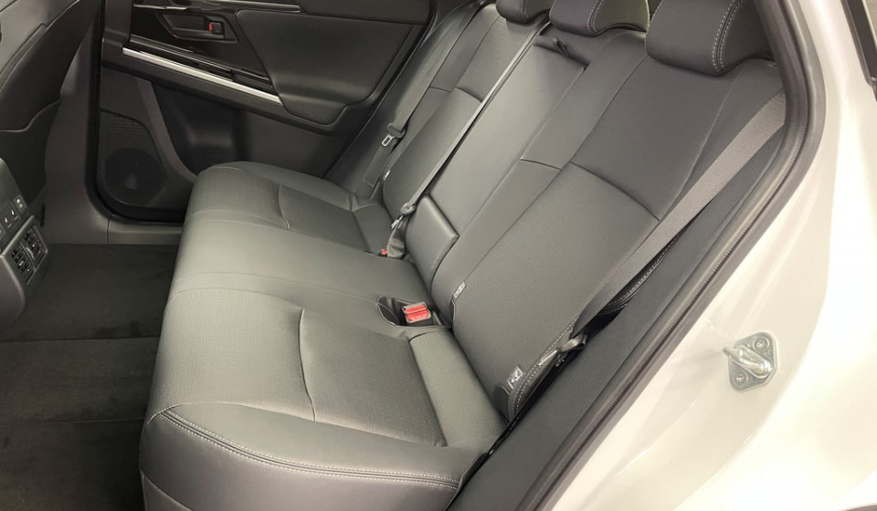 TOYOTA bZ4X Electric Premium 11 kW OBC