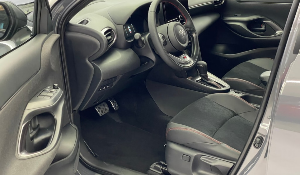 TOYOTA Yaris Cross Hybrid 1.5 GR Sport