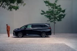 Lexus LM MPV