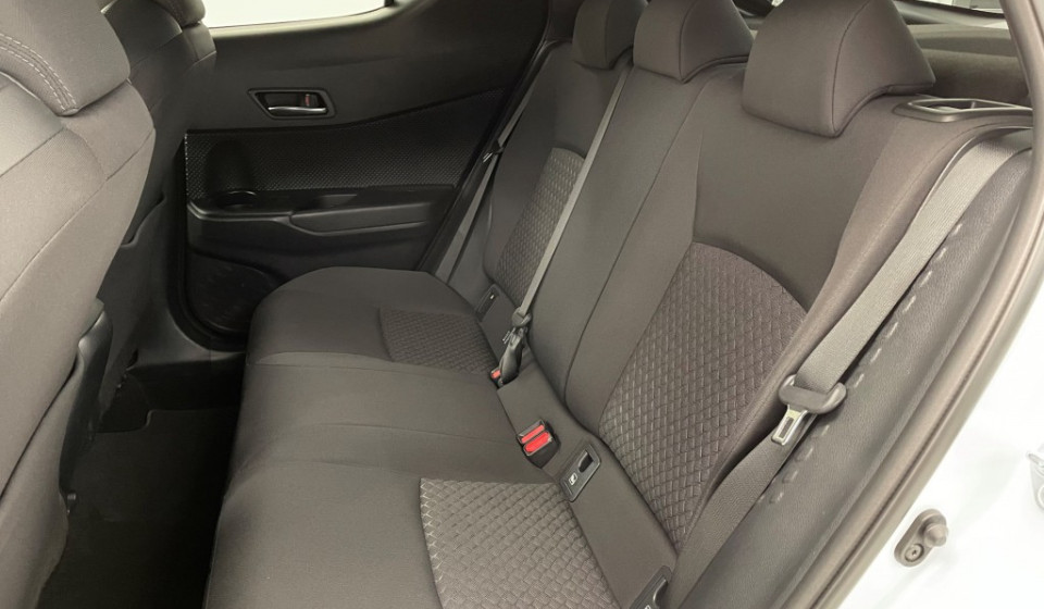 TOYOTA C-HR 2.0 HSD CVT Trend
