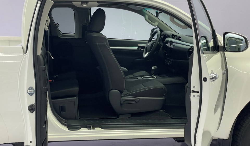 TOYOTA HI-LUX Extra Cab 2.8 D 204 Style AWD