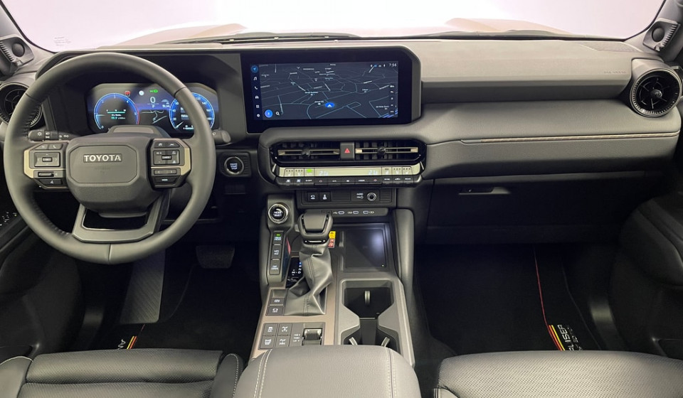 TOYOTA Land Cruiser 2.8 D 230 First Edition AWD