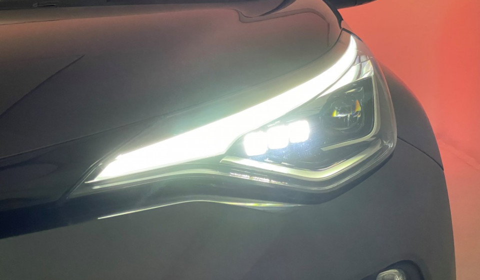TOYOTA C-HR 2.0 HSD CVT Premium