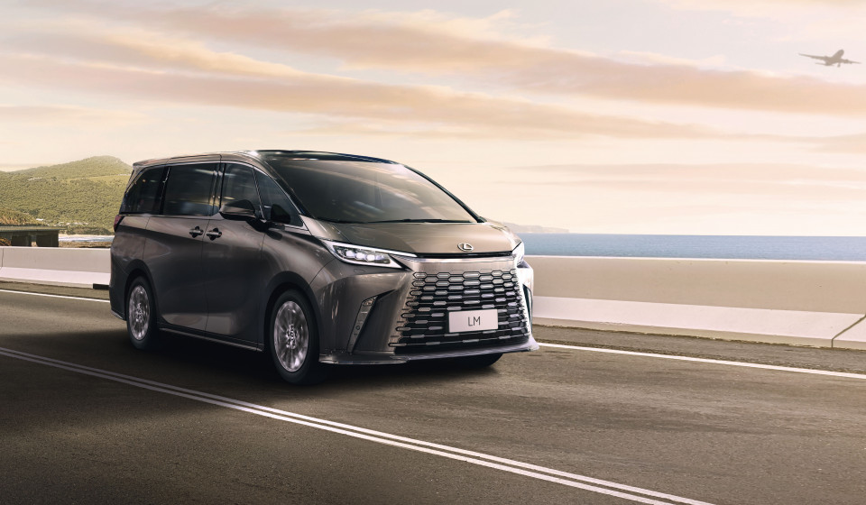 Lexus LM