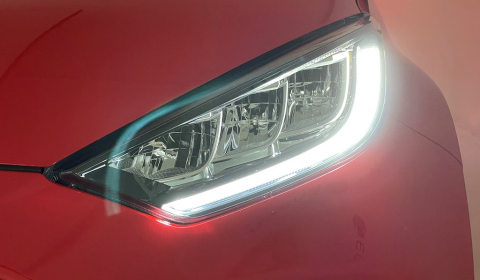 TOYOTA YARIS 1.5 Trend