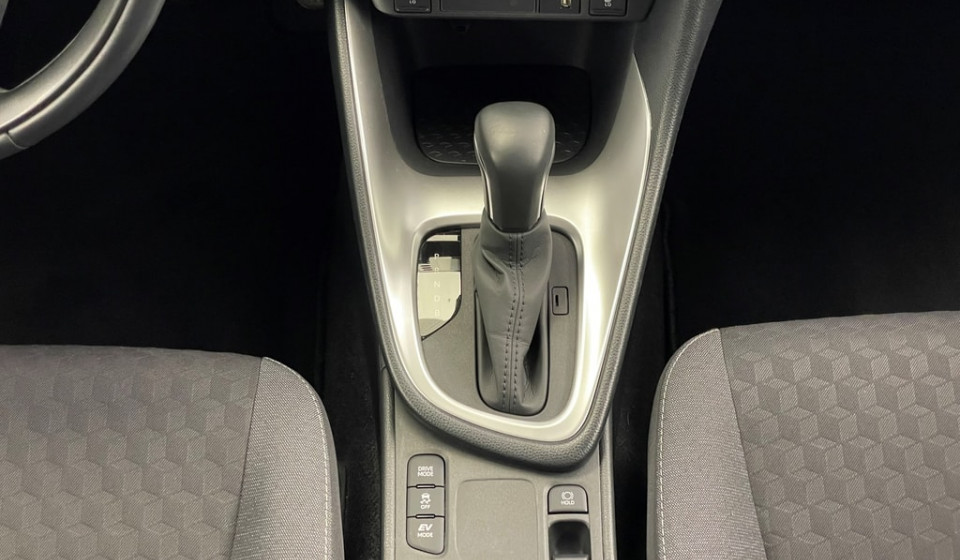 TOYOTA Yaris Hybrid 1.5 Trend