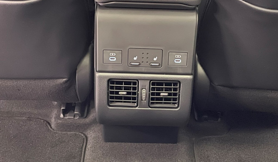 TOYOTA bZ4X Electric Premium 11 kW OBC