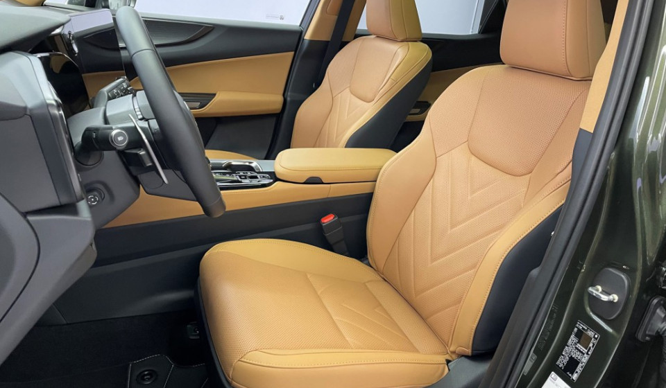 LEXUS NX 450h+ Excellence E-FOUR Plug-in-Hybrid