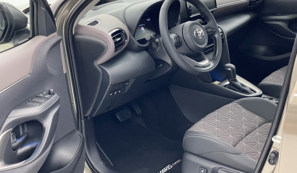 TOYOTA YARIS CROSS Hybrid 1.5 HSD Elegant AWD-i