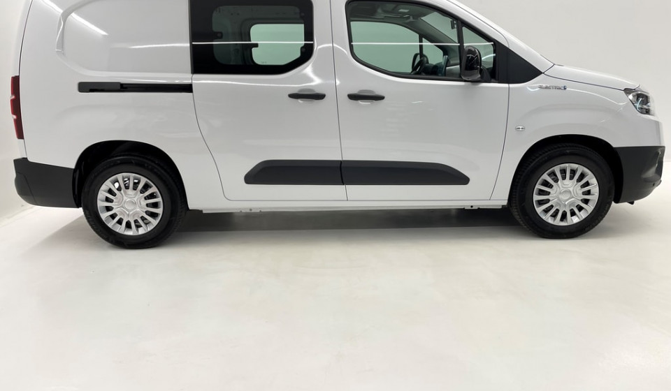 TOYOTA PROACE CITY Van L1 Electric 50kWh Active