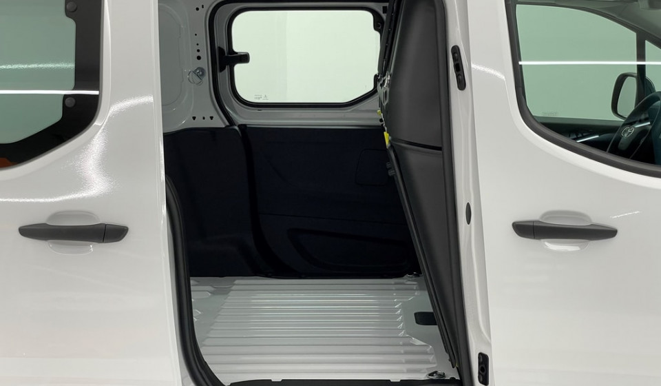 TOYOTA PROACE CITY Van L1 Electric 50kWh Active