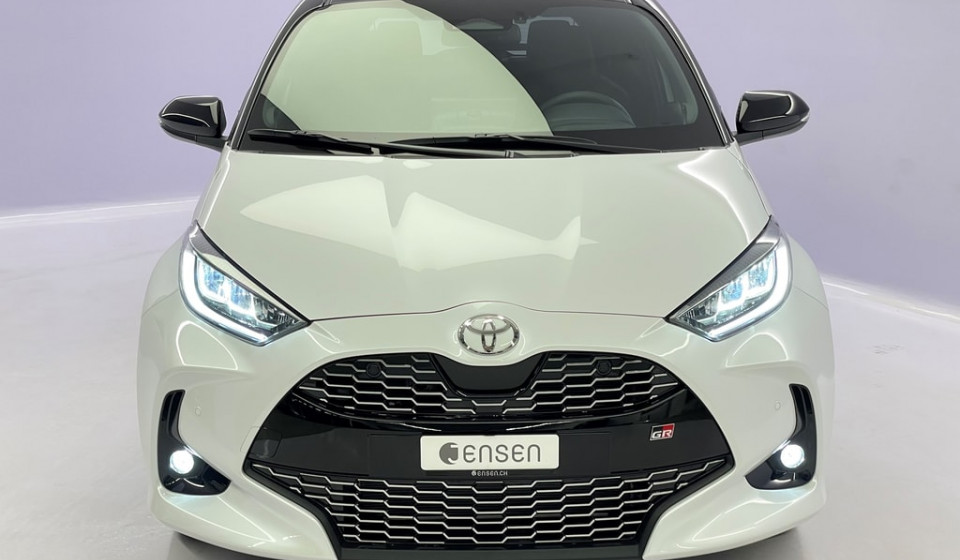 TOYOTA Yaris Hybrid 1.5 GR Sport