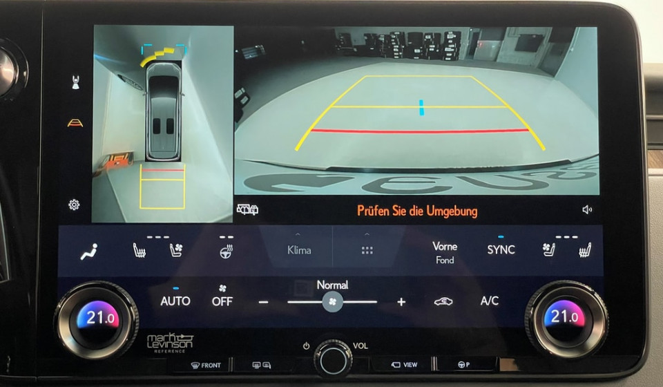 LEXUS LM 350h VIP E-FOUR