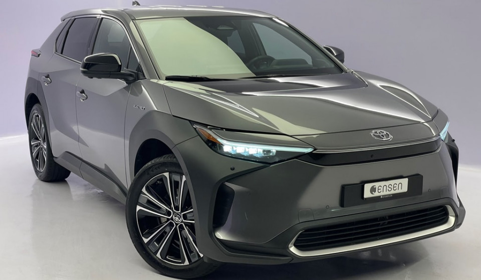 TOYOTA bZ4X Electric Premium AWD 11 kW OBC