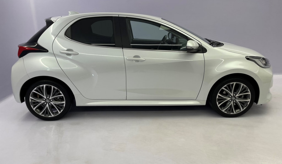 TOYOTA Yaris Hybrid 1.5 Premium