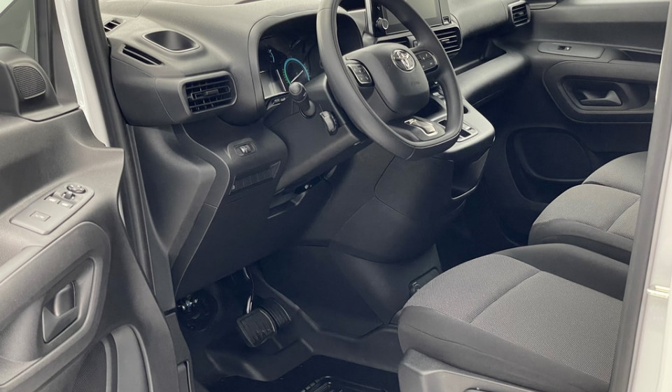 TOYOTA PROACE CITY Van Electric L1 50kWh Active