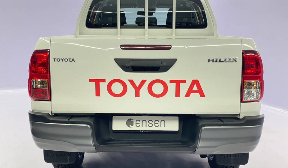 TOYOTA HI-LUX Double Cab 2.4 D 150 Comfort AWD