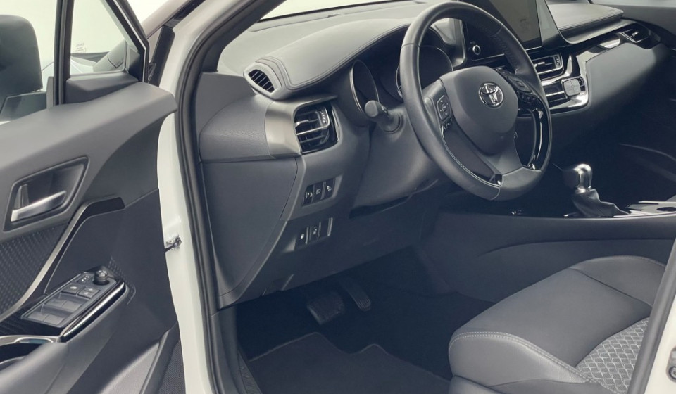 TOYOTA C-HR 2.0 HSD CVT Trend
