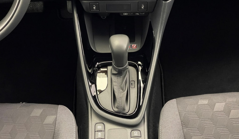 TOYOTA Yaris Hybrid 1.5 Trend