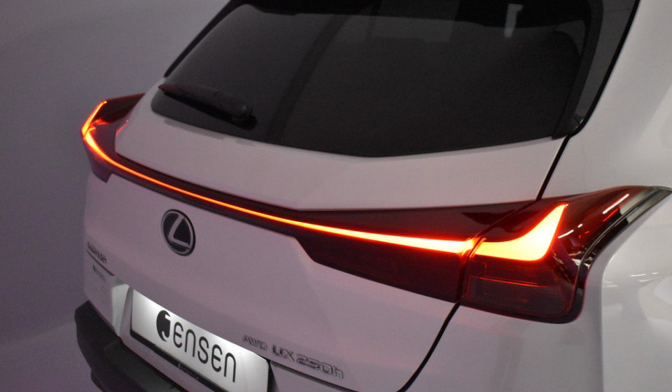 LEXUS UX 250h Comfort E-FOUR Voll-Hybrid