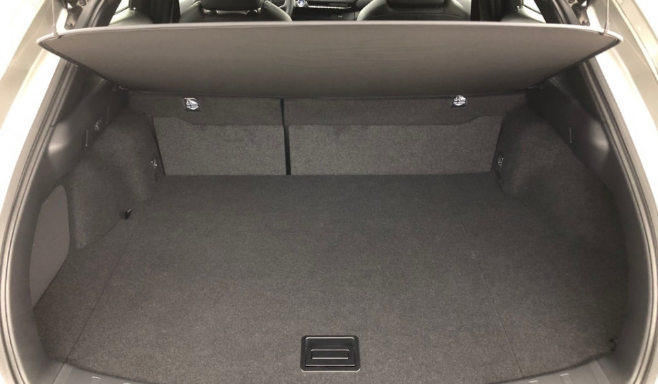 LEXUS UX 250h Excellence E-FOUR