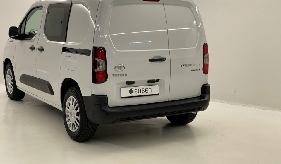 TOYOTA PROACE CITY Van L1 Electric 50kWh Active