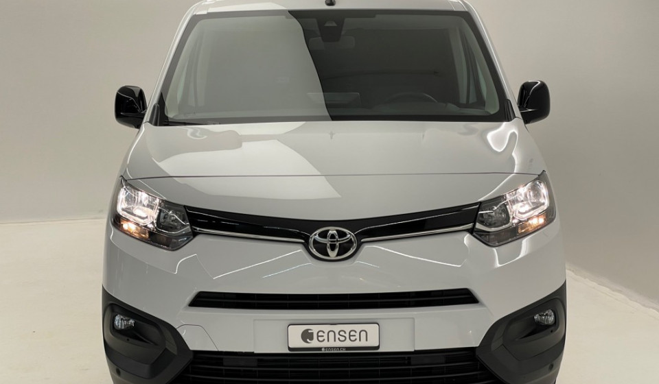 TOYOTA Proace City Van EV 50 kWh Active Medium