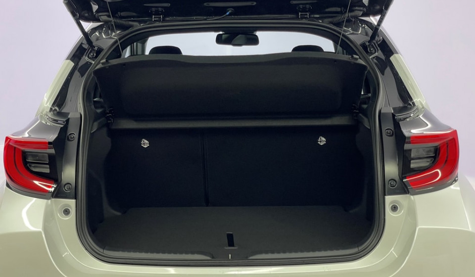 TOYOTA Yaris Hybrid 1.5 GR Sport
