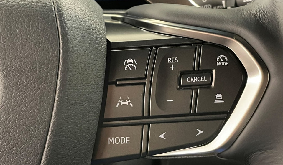 LEXUS LM 350h VIP E-FOUR