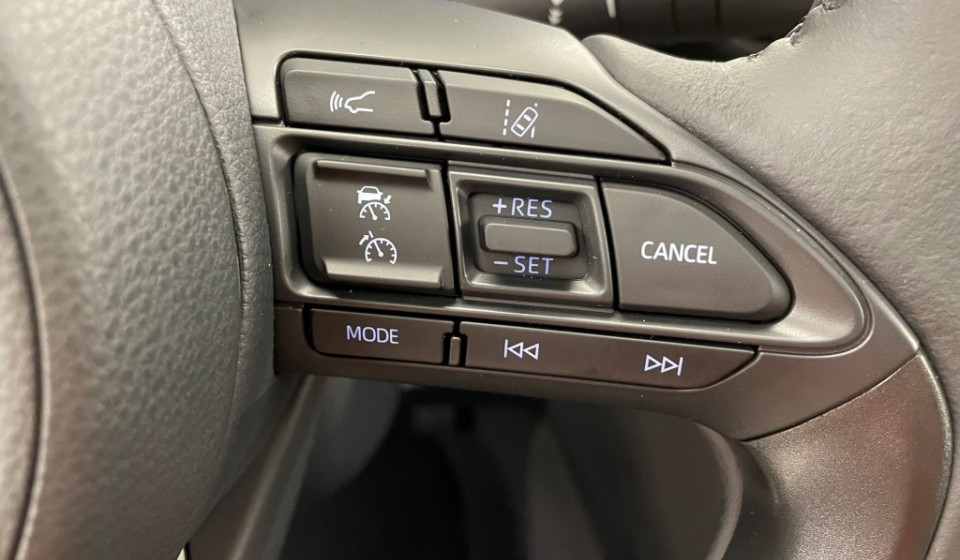 TOYOTA Yaris Cross 1.5 Elegant e-CVT AWDi