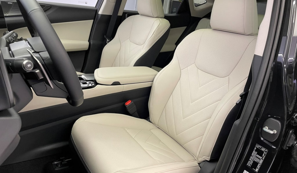 LEXUS NX 450h+ Excellence E-FOUR Plug-in-Hybrid